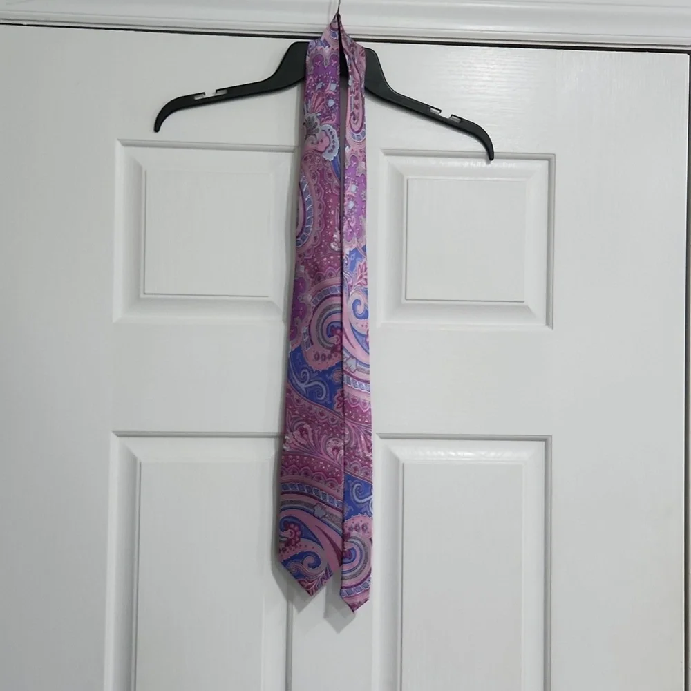 Geoffrey Beene Pink & Blue Silk Paisley Tie